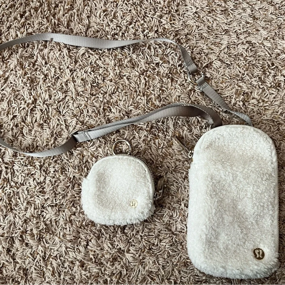 Lululemon Modular Phone Crossbody Bag Fleece Sherpa